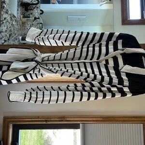 Super elegant black and white dressy dress❤️